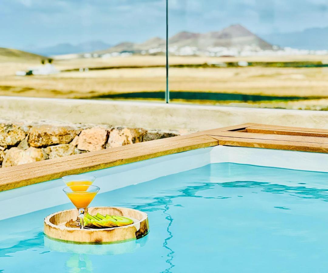 Canaryislandshost L The Sky Suites Tinajo Eksteriør billede